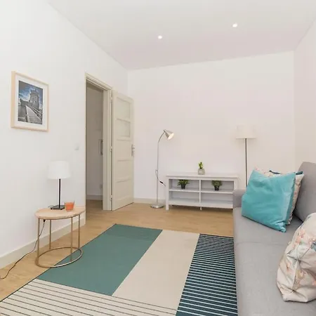 Happy Days Apartment